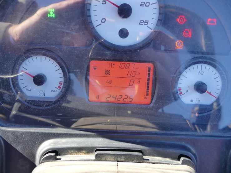 massey-ferguson-4710-image-14