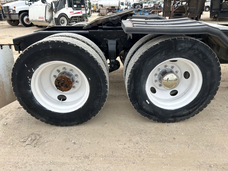 2014-western-star-4900-image-13