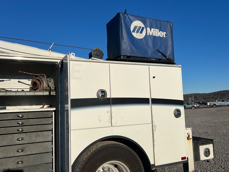 2008-kenworth-t300-image-29