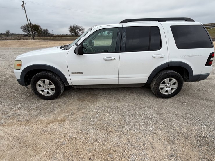 2007-ford-explorer-image-8