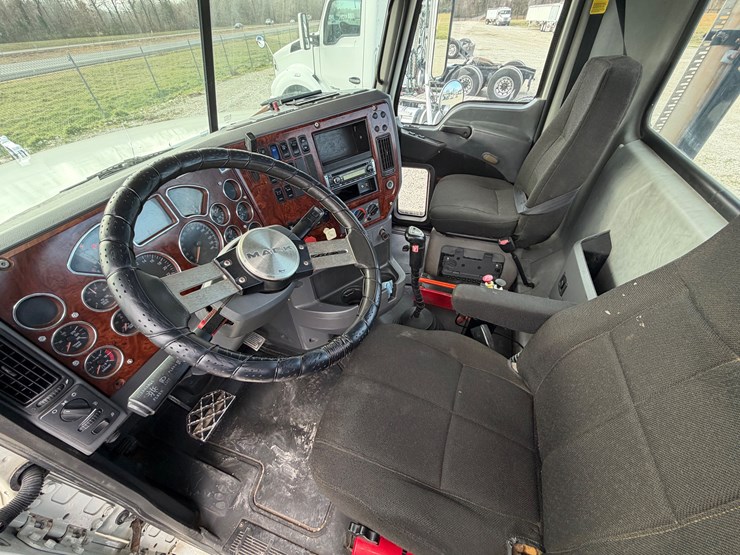 2014-mack-pinnacle-chu613-image-31