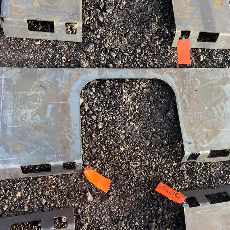 #1186 • Unused Skidsteer Open Center Weldable Quick Attach Plate