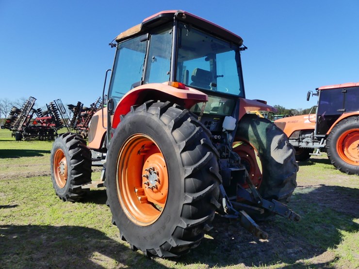 2009-kubota-m108s-image-4