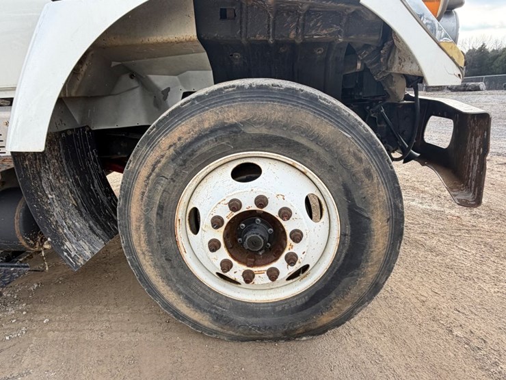 2015-ditch-witch-fm13v-image-19