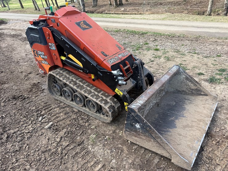 2021-ditch-witch-sk800-image-4