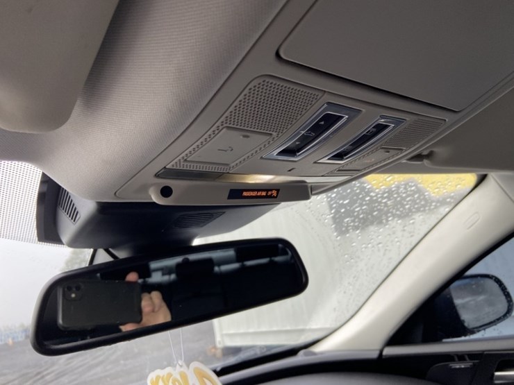 2017-jaguar-xe-25t-sedan-image-32