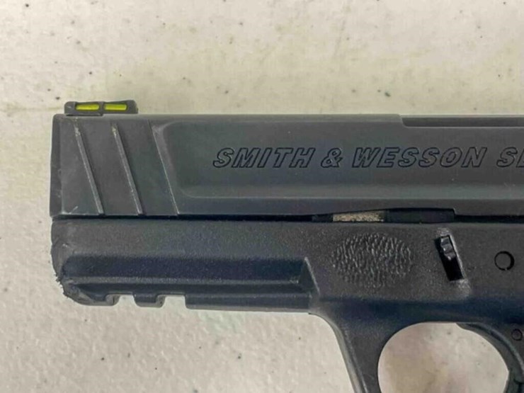 smith-&-wesson-pistol-image-9