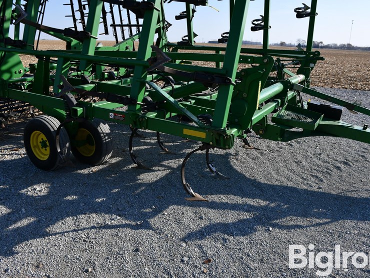 john-deere-2210-image-12