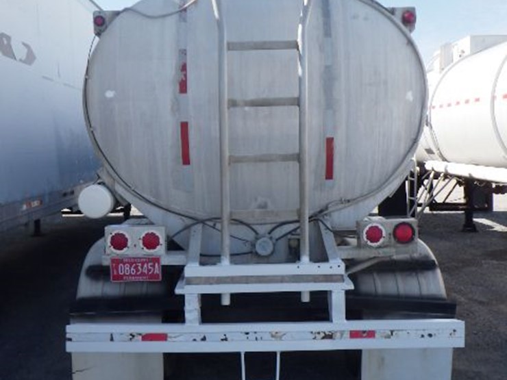 1965-fruehauf-tanker-image-10