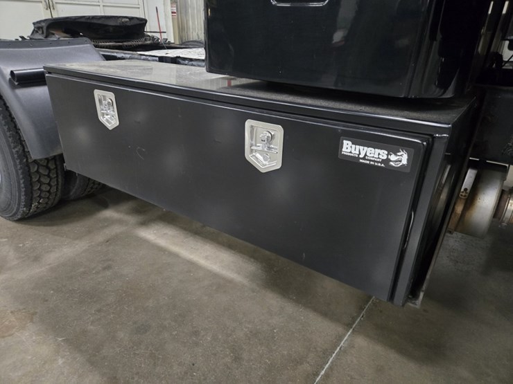 #2295-•-2016-freightliner-cascadia-day-cab-truck-tractor-image-15