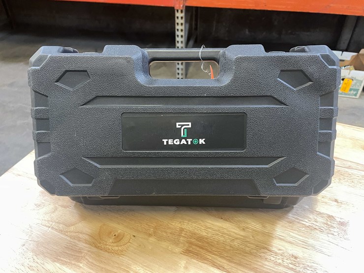 #2040-•-dewalt-style-20v-mini-cordless-chainsaw-kit-with-(2)-batteries,-charger,-and-case-(pr12)-image-17