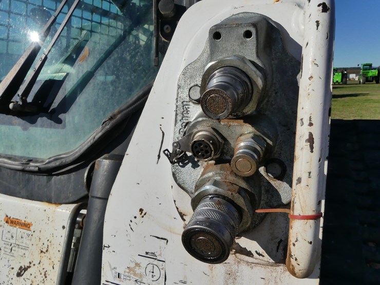 2019-bobcat-t870-image-10