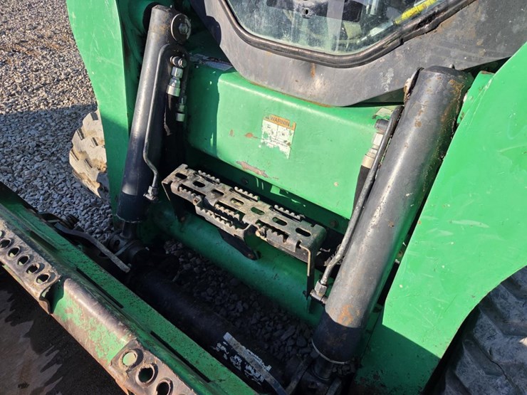 2018-bobcat-t740-image-14