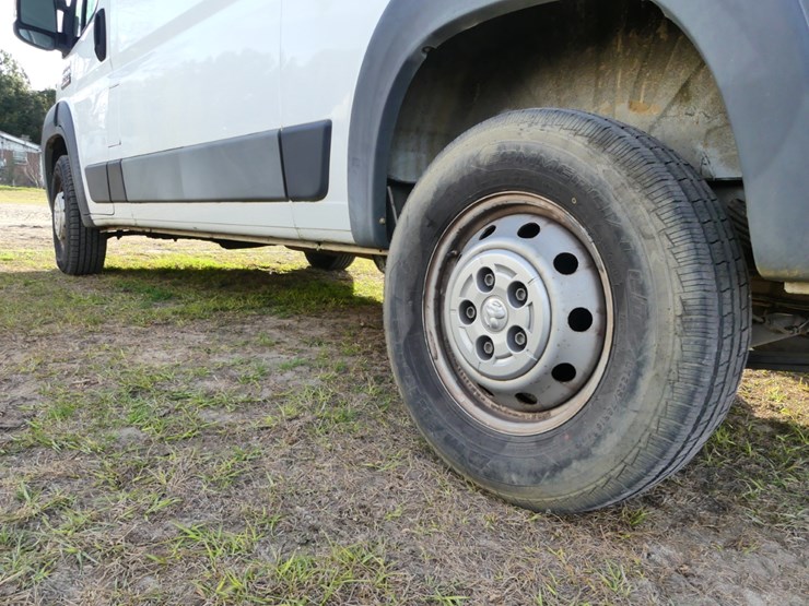 2016-dodge-1500-image-5