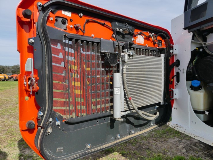 2024-bobcat-t86-image-10