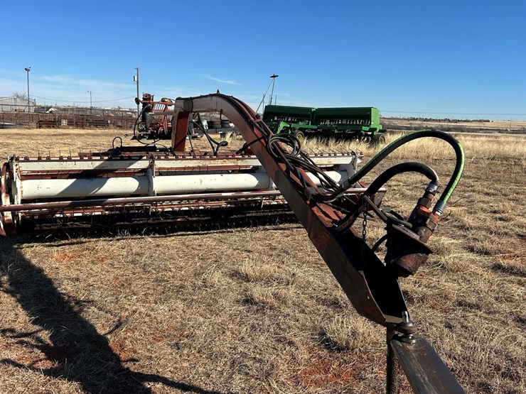 hesston-1014-image-11