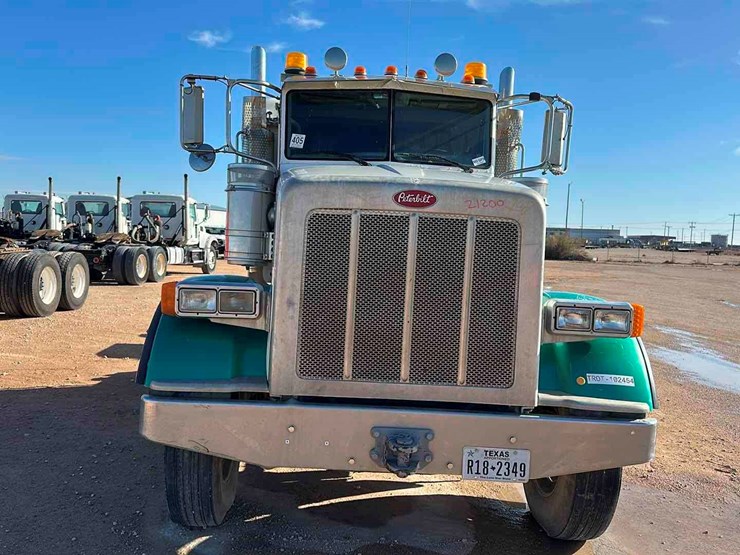 2012-peterbilt-367-image-2