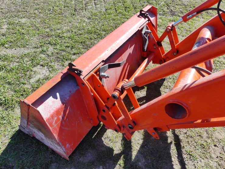 2022-kubota-mx5400-image-10