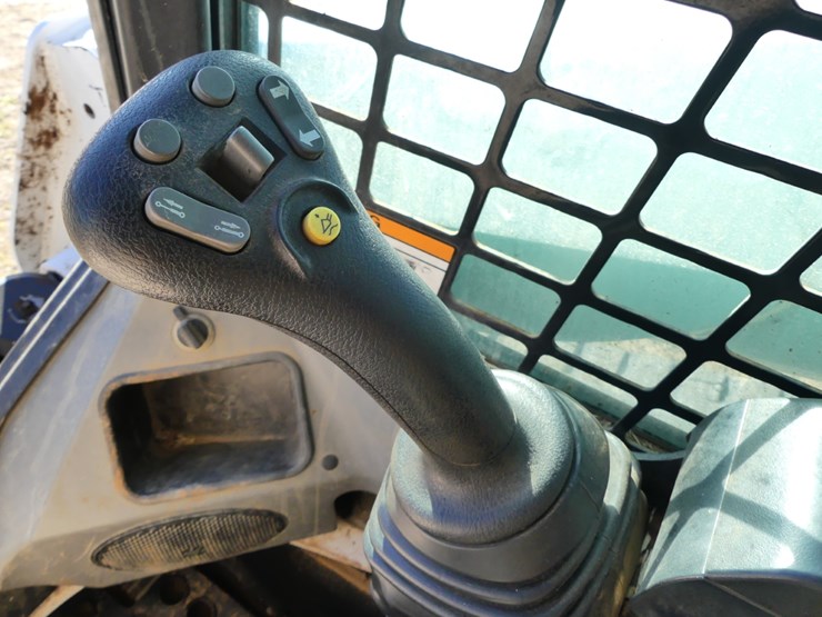 2019-bobcat-t870-image-12