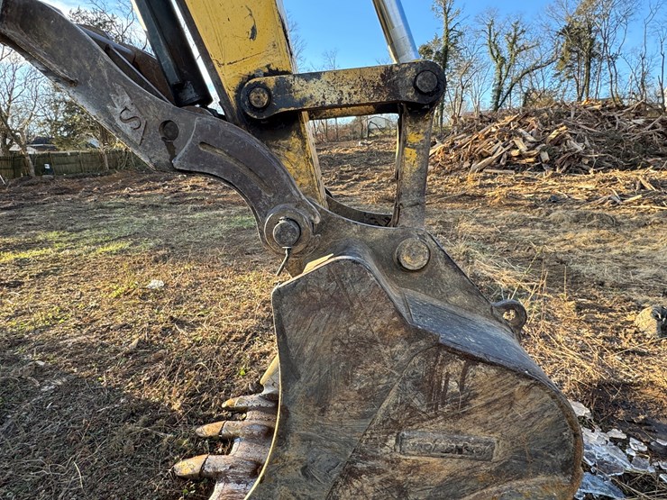 komatsu-pc270-lc-8-image-18