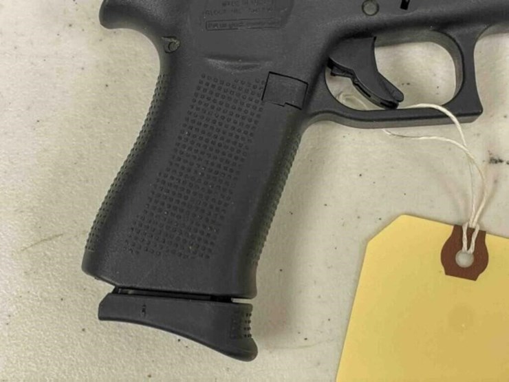 glock-pistol-image-10