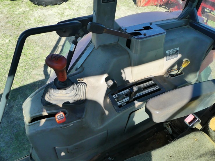 2009-kubota-m108s-image-12