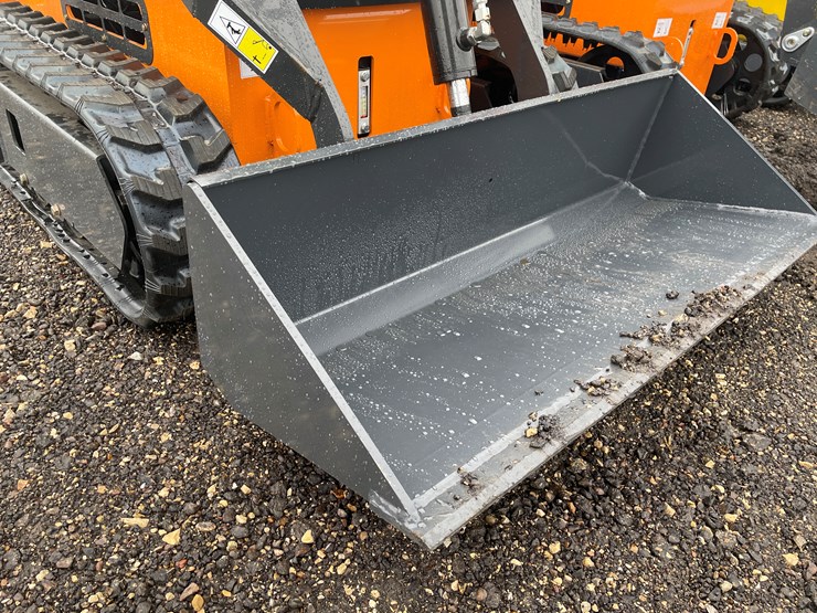 #1313-•-unused,-landhonor-mini-skidsteer-loader-image-13