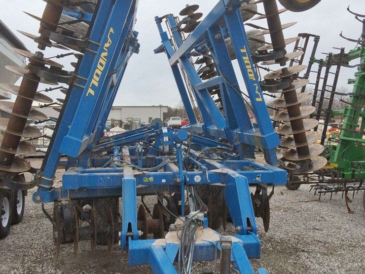 land-7431-29ft-disc,-vertical-tillage,-with-rear-basket,-walking-tandems,-19''-front-blades,-nice-image-1