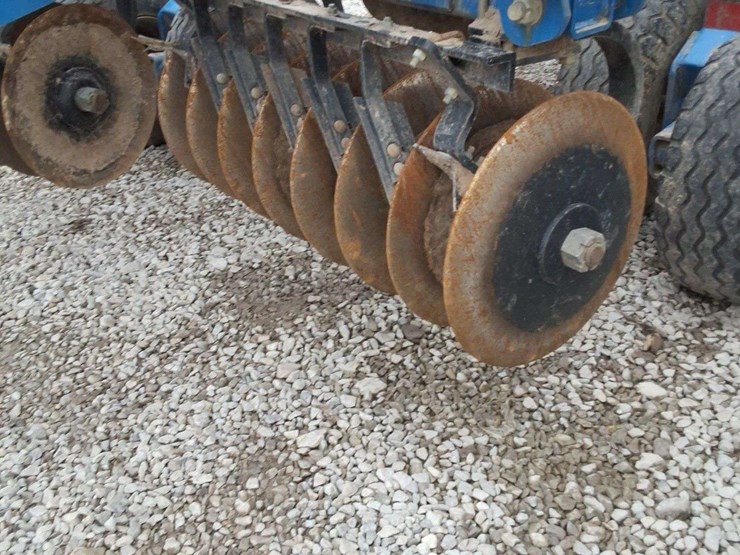 land-7431-29ft-disc,-vertical-tillage,-with-rear-basket,-walking-tandems,-19''-front-blades,-nice-image-9