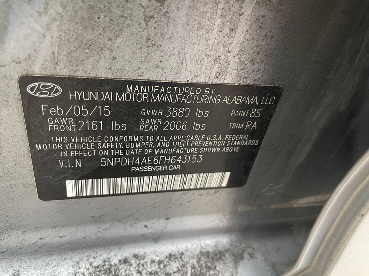 #1048-•-2015-hyundai-elantra-sedan-(has-wi-title)-image-41