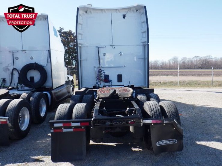 2023-peterbilt-579-image-10