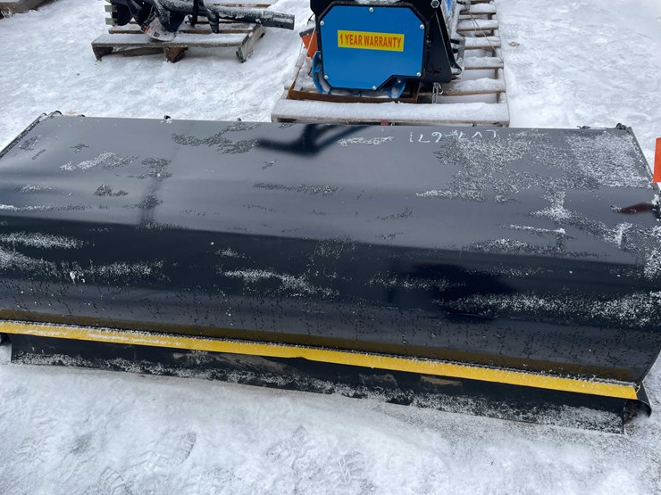 #4065-•-unused-72"-skid-steer-bucket-broom-(o11)-image-2