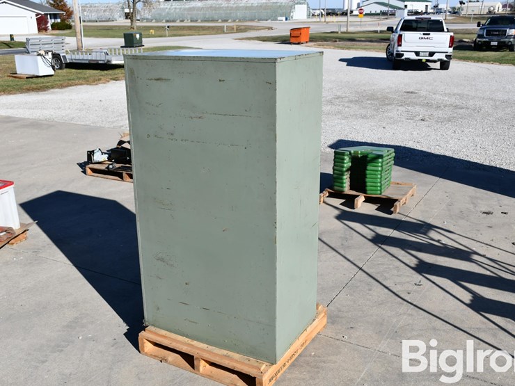 metal-filing-cabinet-image-7