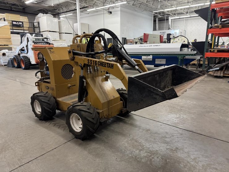 #3279-•-ase-cheetah-ss16-skidsteer-w/-bucket/forks-image-7
