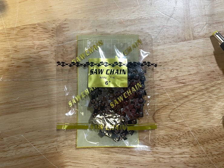 #2040-•-dewalt-style-20v-mini-cordless-chainsaw-kit-with-(2)-batteries,-charger,-and-case-(pr12)-image-14