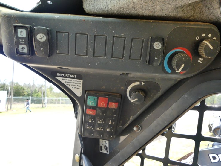 2023-deere-317g-image-17