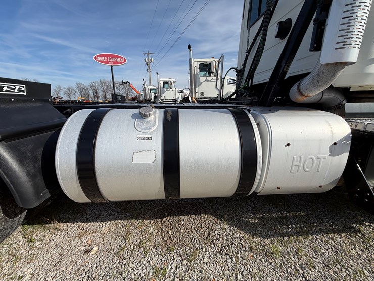 2016-mack-pinnacle-cxu613-image-20