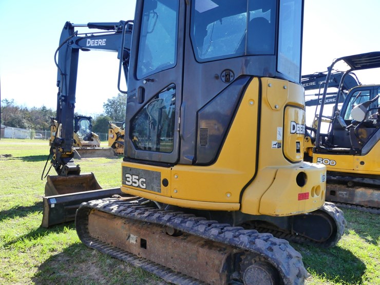 2019-deere-35g-image-4