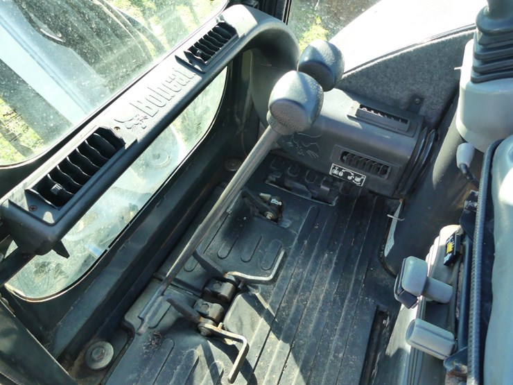 2009-bobcat-430-image-13