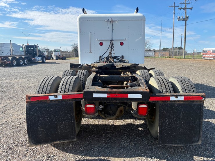 2007-peterbilt-385-image-5