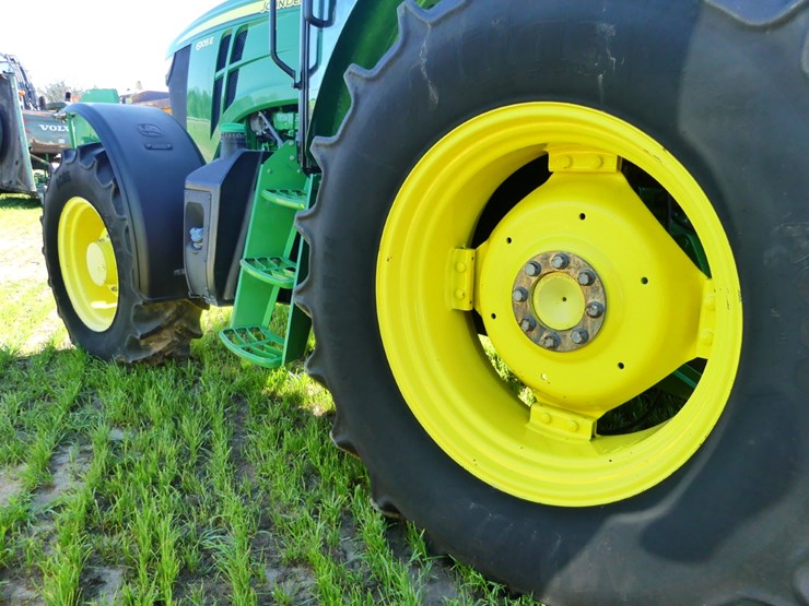 2020-john-deere-6105e-image-8