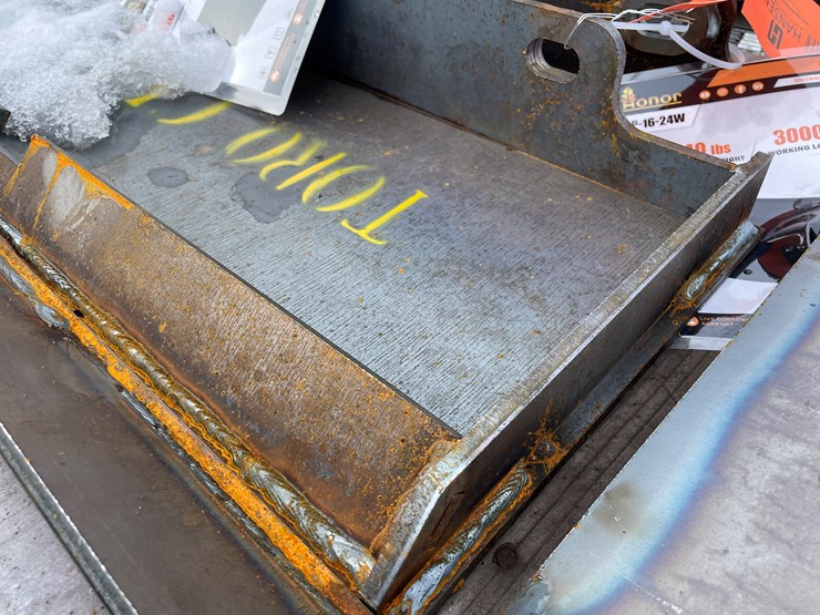 #1460-•-unused,-landhonor-mini-skidsteer-mount-plate---heavy-gauge-image-2
