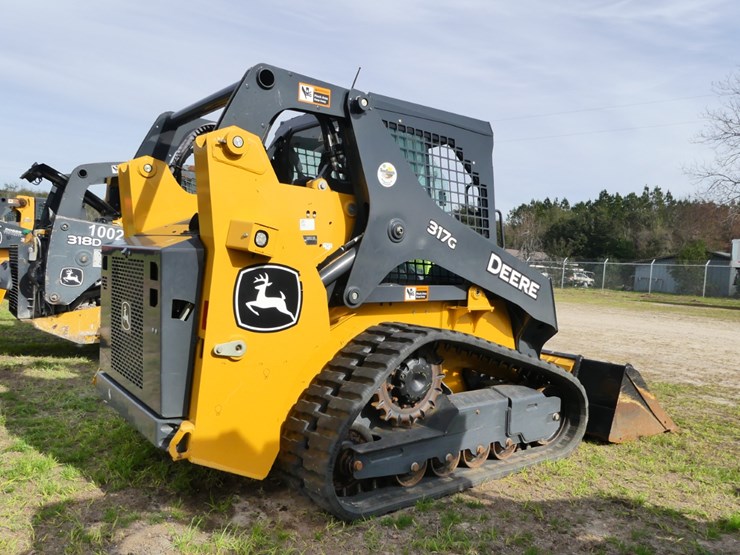 2023-deere-317g-image-3