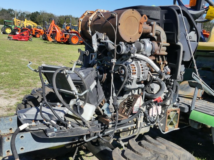 john-deere-3038e-image-6