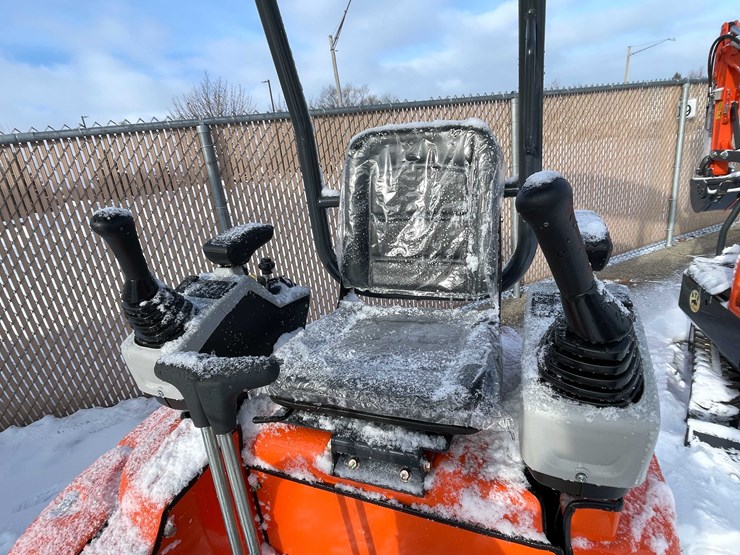 #2004-•-2025-unused-me18-mini-excavator-(o9)-image-13