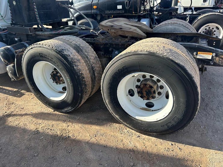 2014-freightliner-cascadia-image-6