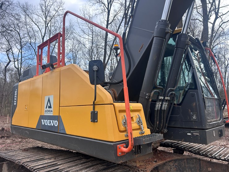 2022-volvo-ec220el-image-16