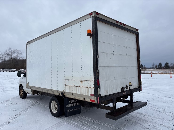 #1117-•-2005-ford-econoline-w/-15'-abc-van-body-image-4