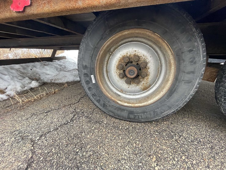 #1994-•-2017-trailer-(no-title)-(of)-image-12