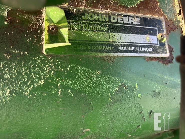 1989-john-deere-8300-image-14